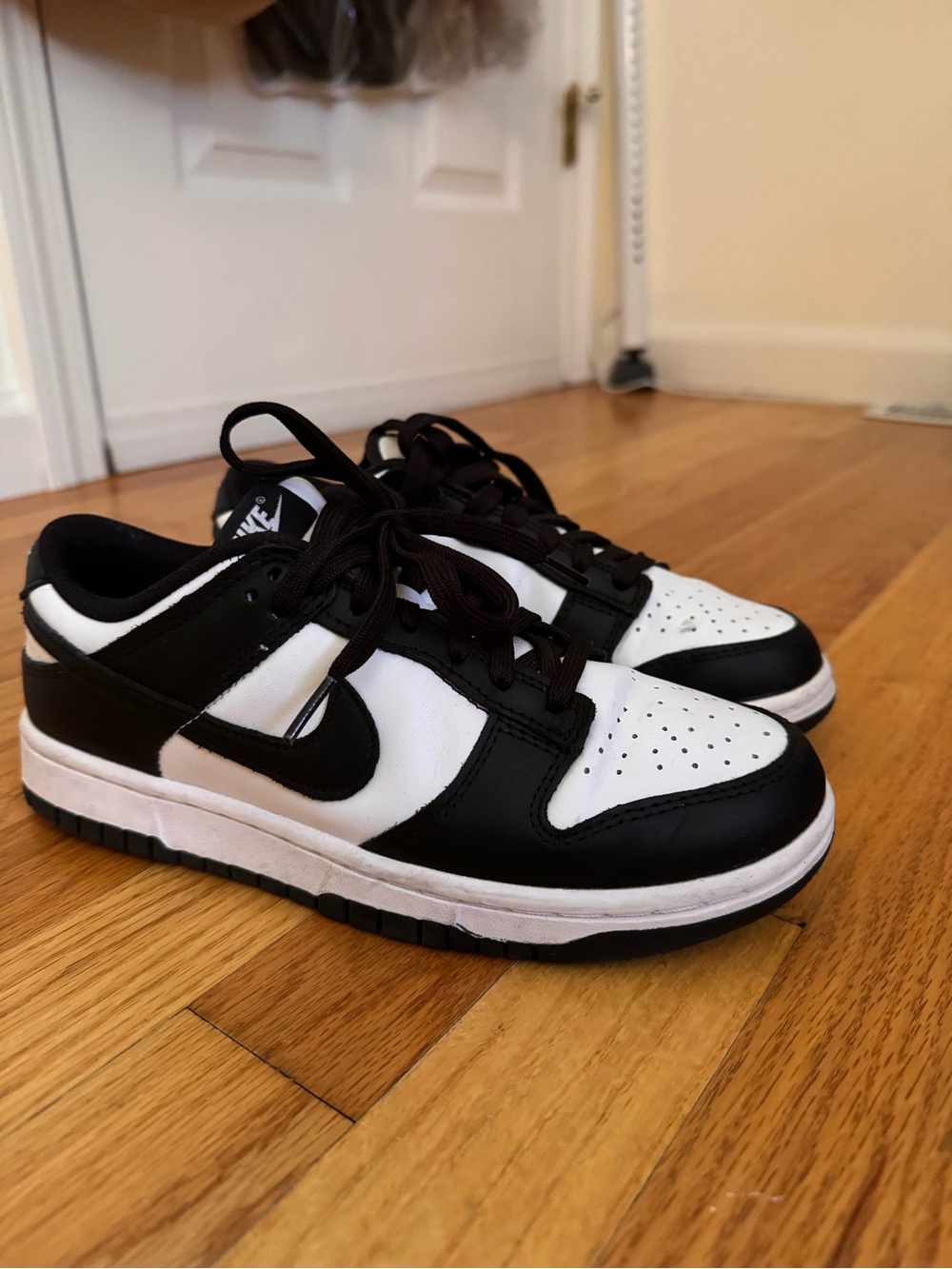 GUC nike black and white dunks, women’s size 7.5